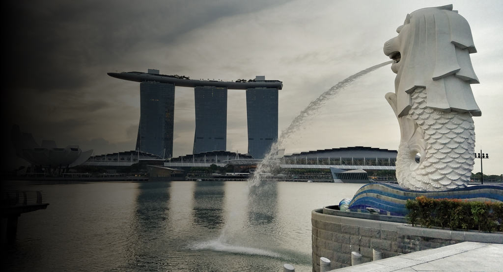 Scott Eddy Explores Singapore